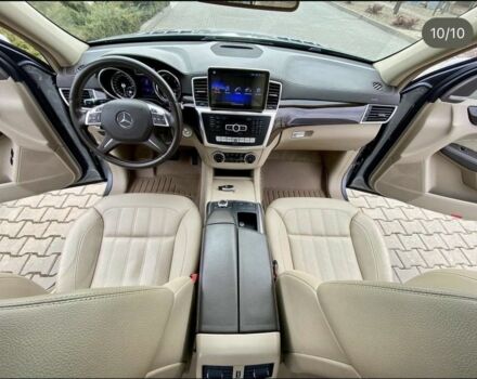 Серый Мерседес ГЛ-класс, объемом двигателя 3 л и пробегом 225 тыс. км за 24000 $, фото 2 на Automoto.ua