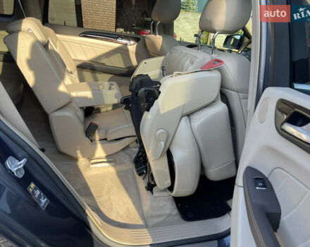 Серый Мерседес ГЛ-класс, объемом двигателя 3 л и пробегом 190 тыс. км за 25000 $, фото 16 на Automoto.ua