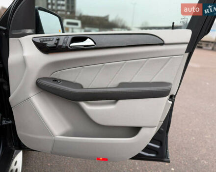 Серый Мерседес ГЛ-класс, объемом двигателя 2.99 л и пробегом 224 тыс. км за 25500 $, фото 16 на Automoto.ua