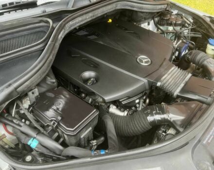 Серый Мерседес ГЛ-класс, объемом двигателя 3 л и пробегом 84 тыс. км за 7000 $, фото 17 на Automoto.ua