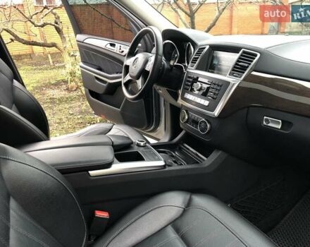 Серый Мерседес ГЛ-класс, объемом двигателя 4.7 л и пробегом 281 тыс. км за 21500 $, фото 37 на Automoto.ua