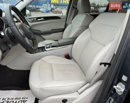 Серый Мерседес ГЛ-класс, объемом двигателя 2.99 л и пробегом 224 тыс. км за 25500 $, фото 6 на Automoto.ua