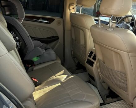 Серый Мерседес ГЛ-класс, объемом двигателя 3 л и пробегом 225 тыс. км за 24000 $, фото 1 на Automoto.ua