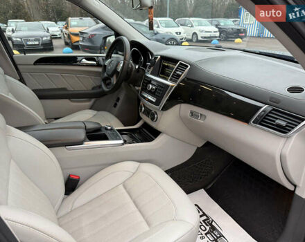 Серый Мерседес ГЛ-класс, объемом двигателя 2.99 л и пробегом 224 тыс. км за 25500 $, фото 13 на Automoto.ua