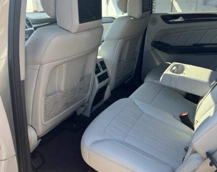 Серый Мерседес ГЛ-класс, объемом двигателя 3 л и пробегом 199 тыс. км за 21900 $, фото 3 на Automoto.ua