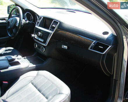 Сірий Мерседес ГЛ-Клас, об'ємом двигуна 3 л та пробігом 209 тис. км за 18900 $, фото 31 на Automoto.ua