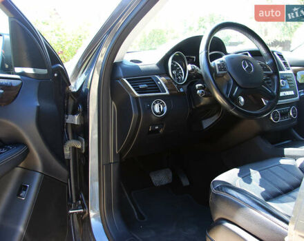 Сірий Мерседес ГЛ-Клас, об'ємом двигуна 3 л та пробігом 209 тис. км за 18900 $, фото 19 на Automoto.ua