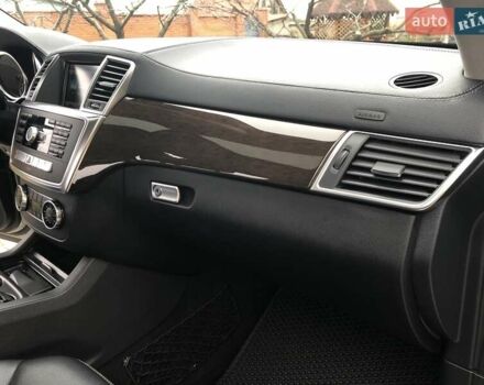 Серый Мерседес ГЛ-класс, объемом двигателя 4.7 л и пробегом 281 тыс. км за 21500 $, фото 39 на Automoto.ua