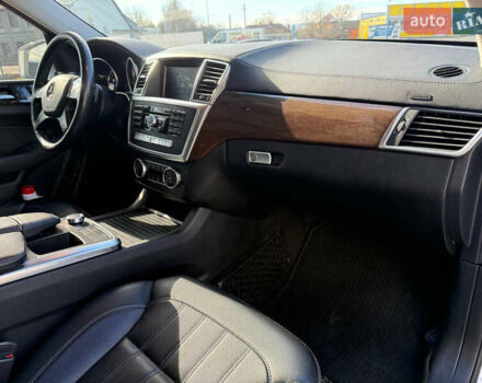 Мерседес ГЛ-класс 2014 в Коломые на Automoto.ua Серый Мерседес ГЛ-класс, объемом двигателя 3 л и пробегом 199 тыс. км за 25699 $, фото 24 на Automoto.ua