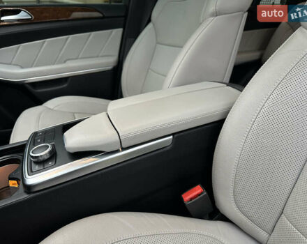 Серый Мерседес ГЛ-класс, объемом двигателя 3 л и пробегом 209 тыс. км за 26500 $, фото 35 на Automoto.ua