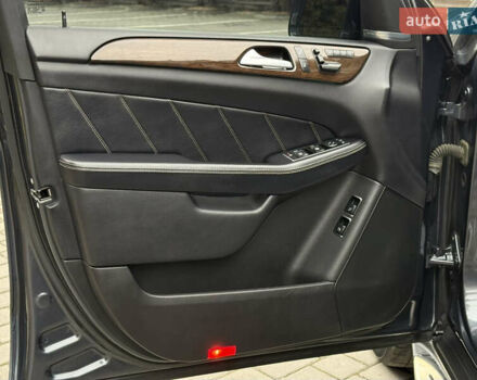 Серый Мерседес ГЛ-класс, объемом двигателя 3 л и пробегом 250 тыс. км за 24700 $, фото 42 на Automoto.ua