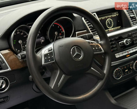 Серый Мерседес ГЛ-класс, объемом двигателя 3 л и пробегом 250 тыс. км за 24700 $, фото 48 на Automoto.ua