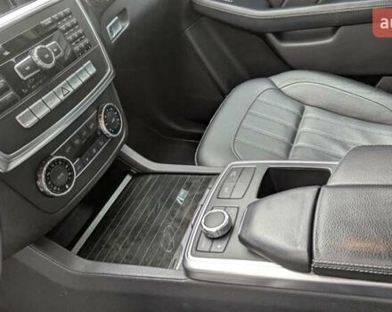 Серый Мерседес ГЛ-класс, объемом двигателя 3 л и пробегом 113 тыс. км за 30000 $, фото 11 на Automoto.ua