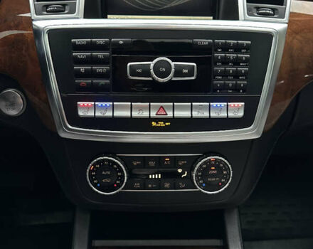 Серый Мерседес ГЛ-класс, объемом двигателя 3 л и пробегом 209 тыс. км за 26500 $, фото 56 на Automoto.ua