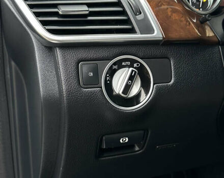 Серый Мерседес ГЛ-класс, объемом двигателя 3 л и пробегом 209 тыс. км за 26500 $, фото 33 на Automoto.ua