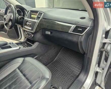 Серый Мерседес ГЛ-класс, объемом двигателя 3 л и пробегом 112 тыс. км за 22990 $, фото 30 на Automoto.ua