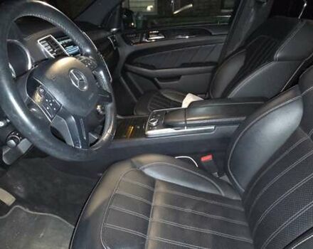 Серый Мерседес ГЛ-класс, объемом двигателя 3 л и пробегом 237 тыс. км за 25555 $, фото 1 на Automoto.ua