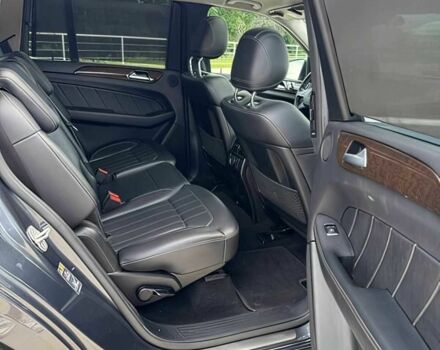 Серый Мерседес ГЛ-класс, объемом двигателя 3 л и пробегом 73 тыс. км за 13000 $, фото 12 на Automoto.ua