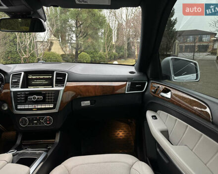 Серый Мерседес ГЛ-класс, объемом двигателя 3 л и пробегом 209 тыс. км за 26500 $, фото 59 на Automoto.ua