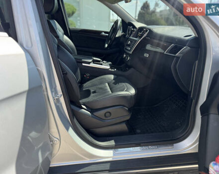 Серый Мерседес ГЛ-класс, объемом двигателя 3 л и пробегом 236 тыс. км за 18900 $, фото 28 на Automoto.ua