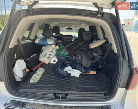 Серый Мерседес ГЛ-класс, объемом двигателя 3 л и пробегом 236 тыс. км за 18900 $, фото 35 на Automoto.ua