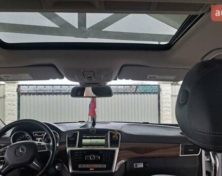 Серый Мерседес ГЛ-класс, объемом двигателя 3 л и пробегом 241 тыс. км за 25500 $, фото 12 на Automoto.ua