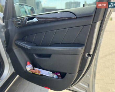 Серый Мерседес ГЛ-класс, объемом двигателя 3 л и пробегом 236 тыс. км за 18900 $, фото 27 на Automoto.ua