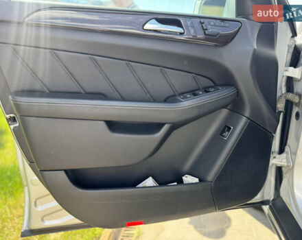 Серый Мерседес ГЛ-класс, объемом двигателя 3 л и пробегом 236 тыс. км за 18900 $, фото 34 на Automoto.ua