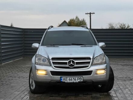 Мерседес ГЛ-Клас 2006 у Вольногорске на Automoto.ua Сірий Мерседес ГЛ-Клас, об'ємом двигуна 5.5 л та пробігом 300 тис. км за 13000 $, фото 1 на Automoto.ua