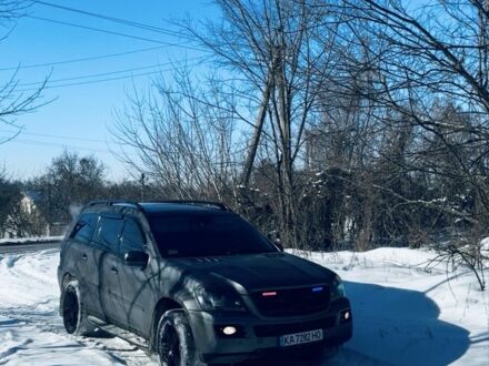 Серый Мерседес ГЛ-класс, объемом двигателя 4.7 л и пробегом 340 тыс. км за 8700 $, фото 1 на Automoto.ua