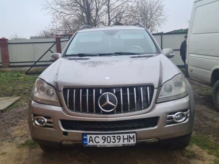 Сірий Мерседес ГЛ-Клас, об'ємом двигуна 4.66 л та пробігом 354 тис. км за 12000 $, фото 1 на Automoto.ua