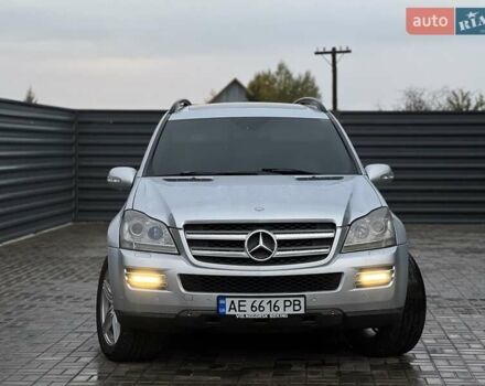 Сірий Мерседес ГЛ-Клас, об'ємом двигуна 5.46 л та пробігом 302 тис. км за 12500 $, фото 1 на Automoto.ua