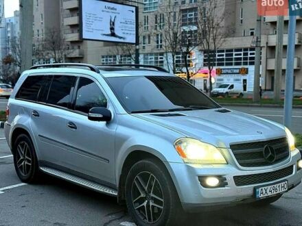Серый Мерседес ГЛ-класс, объемом двигателя 3 л и пробегом 300 тыс. км за 15000 $, фото 1 на Automoto.ua