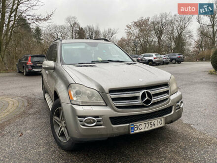 Серый Мерседес ГЛ-класс, объемом двигателя 2.99 л и пробегом 330 тыс. км за 15000 $, фото 1 на Automoto.ua