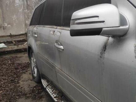 Сірий Мерседес ГЛ-Клас, об'ємом двигуна 5.46 л та пробігом 300 тис. км за 3000 $, фото 1 на Automoto.ua