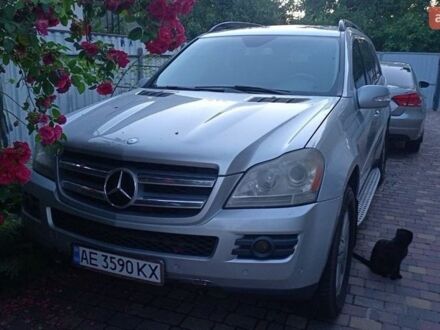 Серый Мерседес ГЛ-класс, объемом двигателя 2.99 л и пробегом 270 тыс. км за 13000 $, фото 1 на Automoto.ua