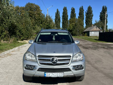 Мерседес ГЛ-класс 2010 в Ровно на Automoto.ua Серый Мерседес ГЛ-класс, объемом двигателя 4.7 л и пробегом 230 тыс. км за 15300 $, фото 1 на Automoto.ua