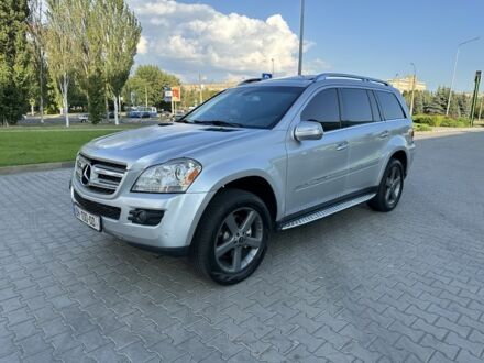 Мерседес ГЛ-Клас 2010 у Черкасах на Automoto.ua Сірий Мерседес ГЛ-Клас, об'ємом двигуна 3 л та пробігом 300 тис. км за 7800 $, фото 1 на Automoto.ua