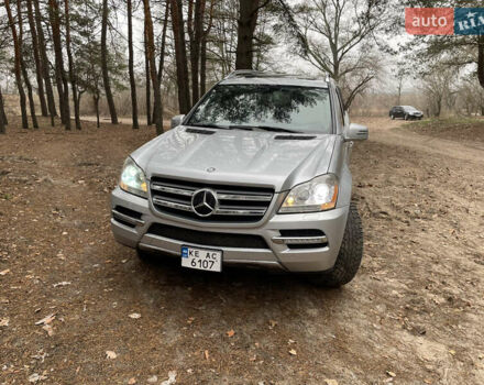 Серый Мерседес ГЛ-класс, объемом двигателя 2.99 л и пробегом 284 тыс. км за 16800 $, фото 1 на Automoto.ua