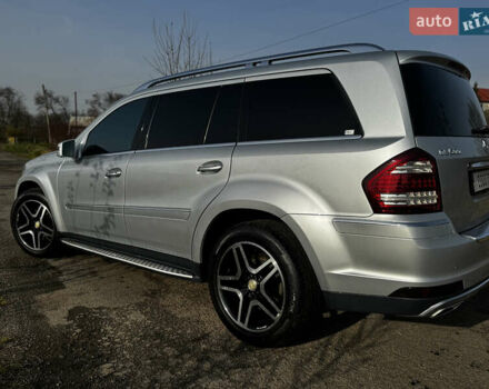 Сірий Мерседес ГЛ-Клас, об'ємом двигуна 5.5 л та пробігом 208 тис. км за 15000 $, фото 1 на Automoto.ua