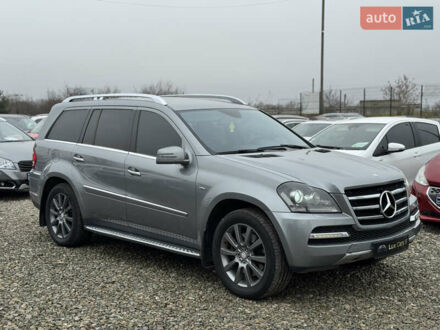 Серый Мерседес ГЛ-класс, объемом двигателя 3 л и пробегом 309 тыс. км за 20500 $, фото 1 на Automoto.ua