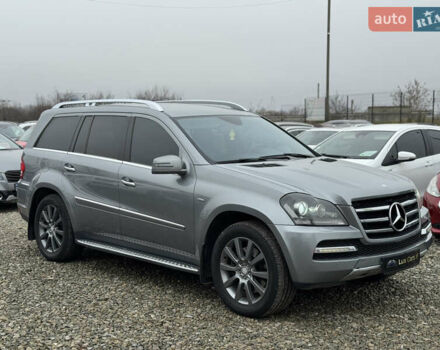 Серый Мерседес ГЛ-класс, объемом двигателя 3 л и пробегом 309 тыс. км за 20500 $, фото 1 на Automoto.ua