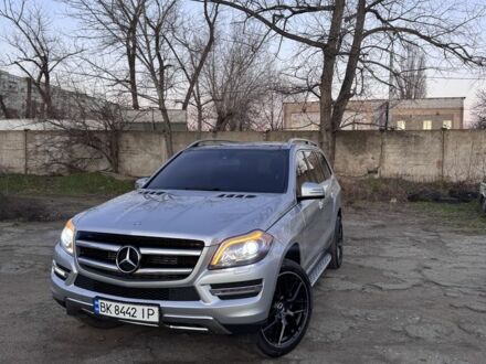 Серый Мерседес ГЛ-класс, объемом двигателя 3 л и пробегом 253 тыс. км за 23900 $, фото 1 на Automoto.ua