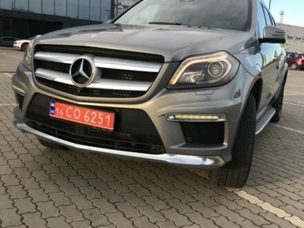 Серый Мерседес ГЛ-класс, объемом двигателя 3 л и пробегом 218 тыс. км за 29499 $, фото 1 на Automoto.ua