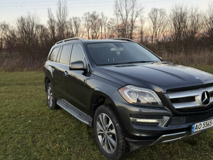 Серый Мерседес ГЛ-класс, объемом двигателя 2.99 л и пробегом 260 тыс. км за 25000 $, фото 1 на Automoto.ua