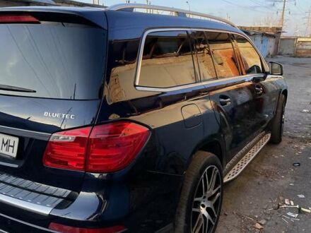 Синий Мерседес ГЛ-класс, объемом двигателя 3 л и пробегом 220 тыс. км за 24000 $, фото 1 на Automoto.ua