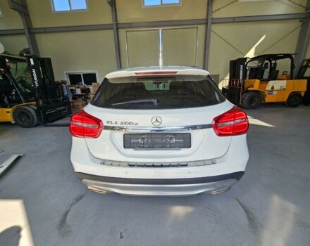 Белый Мерседес ГЛA 200, объемом двигателя 2.2 л и пробегом 127 тыс. км за 16300 $, фото 5 на Automoto.ua