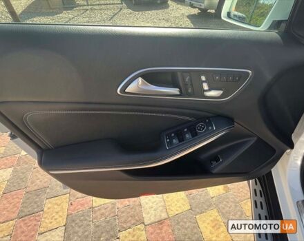 Белый Мерседес GLA 250, объемом двигателя 2 л и пробегом 69 тыс. км за 25700 $, фото 8 на Automoto.ua