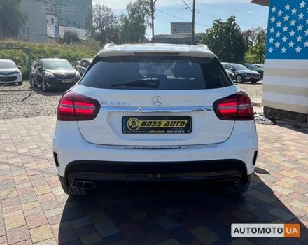 Белый Мерседес GLA 250, объемом двигателя 2 л и пробегом 69 тыс. км за 25700 $, фото 5 на Automoto.ua