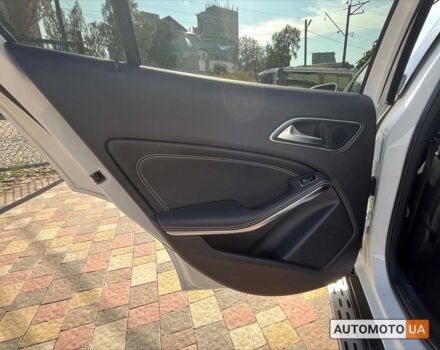 Белый Мерседес GLA 250, объемом двигателя 2 л и пробегом 69 тыс. км за 25700 $, фото 12 на Automoto.ua